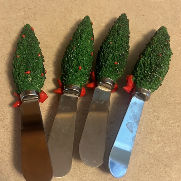 Christmas Tree Spreader Cheese Knife Holiday Tableware Collectible set of 4 - Picture 4 of 6
